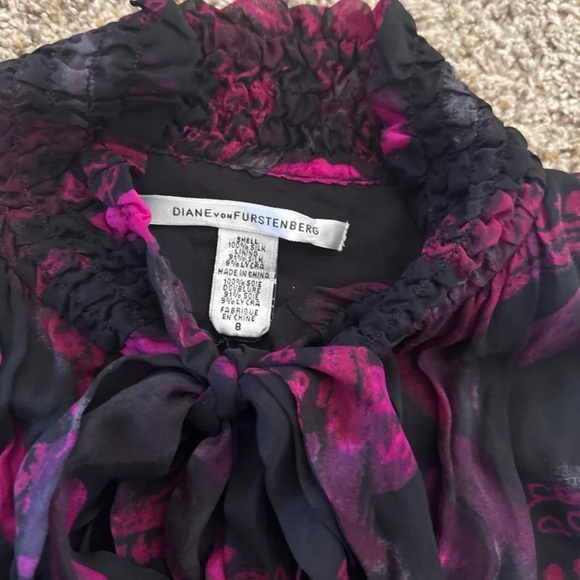 Diane Von Furstenberg Sevilla Sleeveless Silk Tiered Ruffle Tie Neck Dress
Sz 8 - Picture 9 of 12